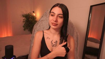 Radiant_Luna live cam on Cam4