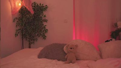 Radiant_Luna live cam on Cam4