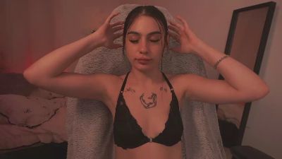Radiant_Luna live cam on Cam4