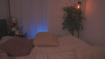 Radiant_Luna live cam on Cam4