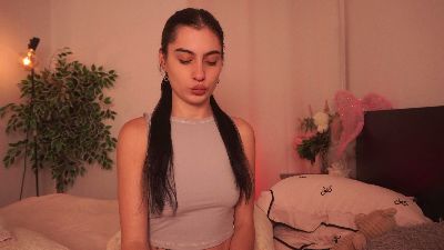 Radiant_Luna live cam on Cam4