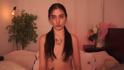 Radiant_Luna live cam on Cam4