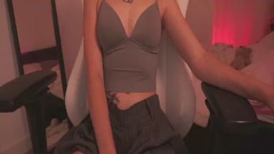 Radiant_Luna live cam on Cam4