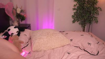 Radiant_Luna live cam on Cam4