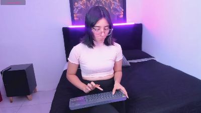 Raechel_Morgan live cam on Cam4