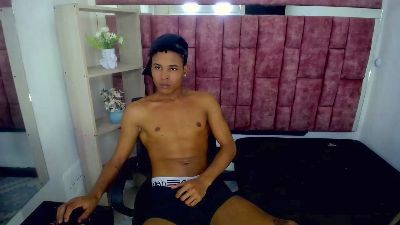RafaelVander live cam on Cam4
