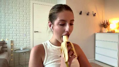 RafaelaPewo live cam on Cam4