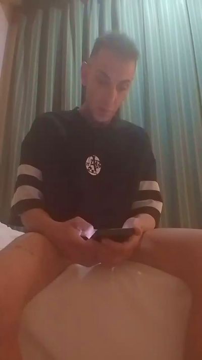 Rafamadrid live cam on Cam4