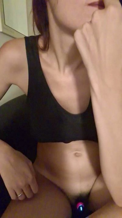 Ragazza90 live cam on Cam4