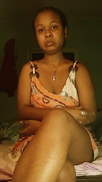 Raissa974 live cam on Cam4