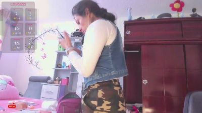 Rapunzell__ live cam on Cam4