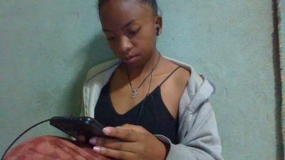 Rasoanir live cam on Cam4