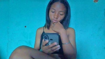 Rasoanir live cam on Cam4