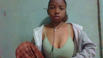 Rasoanir live cam on Cam4