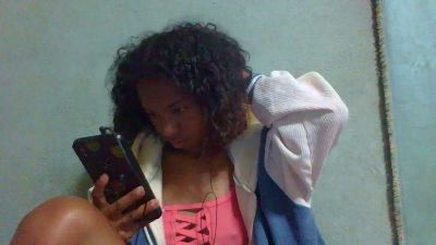 Rasoanir live cam on Cam4