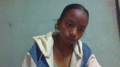 Rasoanir live cam on Cam4