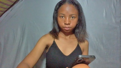 Rasoanir live cam on Cam4