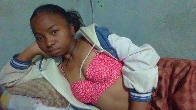 Rasoanir live cam on Cam4
