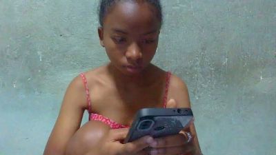 Rasoanir live cam on Cam4
