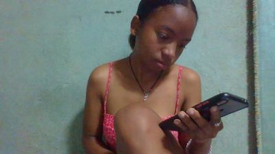 Rasoanir live cam on Cam4
