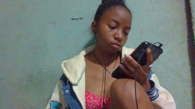 Rasoanir live cam on Cam4