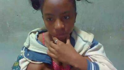 Rasoanir live cam on Cam4