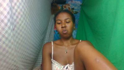 Rasoazety28 live cam on Cam4