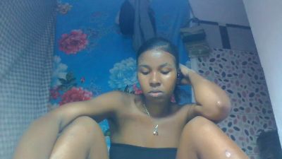 Rasoazety28 live cam on Cam4