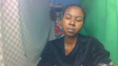 Rasoazety28 live cam on Cam4