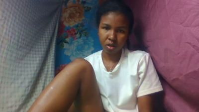 Rasoazety28 live cam on Cam4
