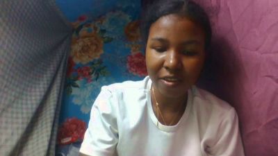 Rasoazety28 live cam on Cam4