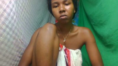 Rasoazety28 live cam on Cam4