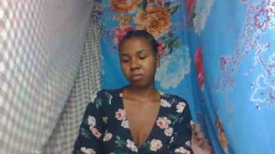 Rasoazety28 live cam on Cam4