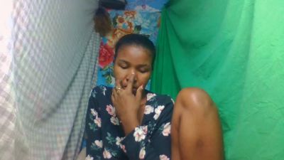 Rasoazety28 live cam on Cam4