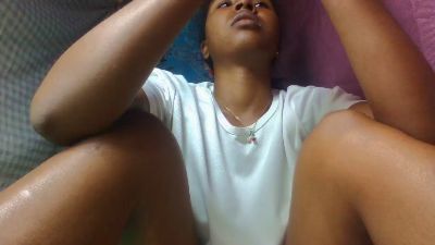 Rasoazety28 live cam on Cam4