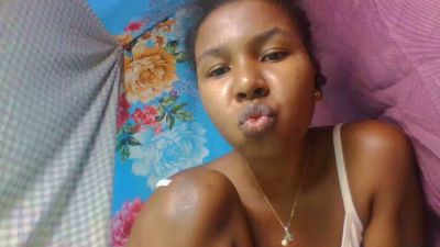 Rasoazety28 live cam on Cam4