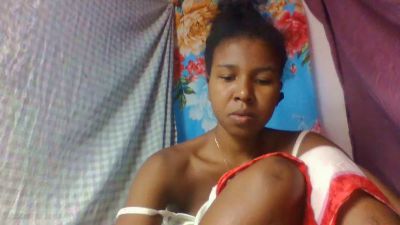 Rasoazety28 live cam on Cam4