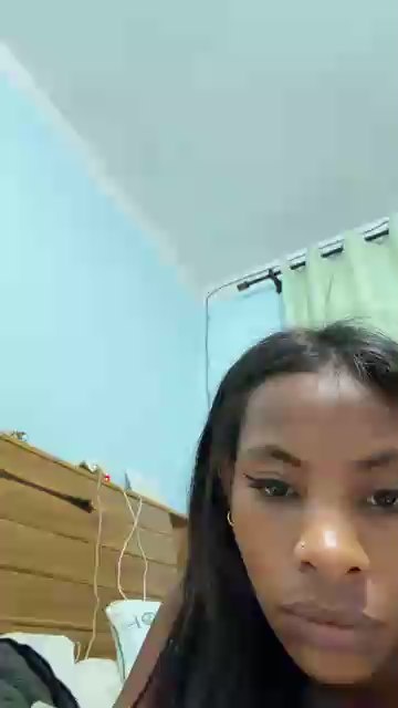 Ravaka_angel live cam on Cam4