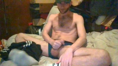 RaveisKing75 live cam on Cam4
