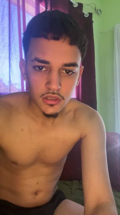 Ravel55 live cam on Cam4