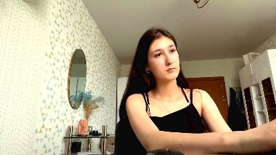 RavenIserman live cam on Cam4