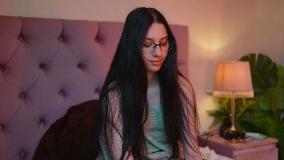 RavenMelody live cam on Cam4