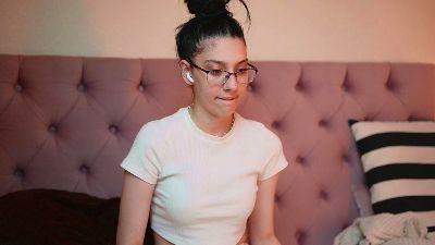 RavenMelody live cam on Cam4