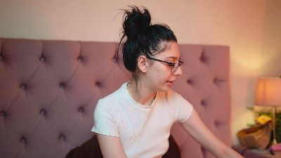 RavenMelody live cam on Cam4