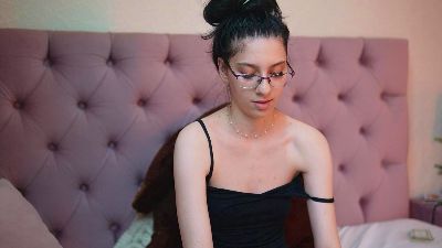 RavenMelody live cam on Cam4