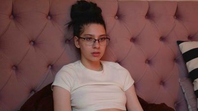 RavenMelody live cam on Cam4