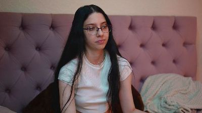 RavenMelody live cam on Cam4