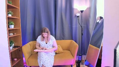 RavenPetal live cam on Cam4