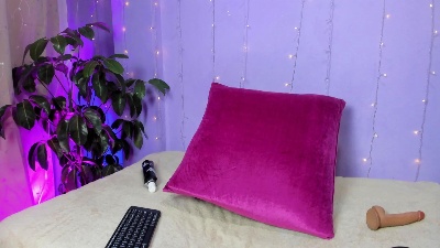 Ravenpurple live cam on Cam4