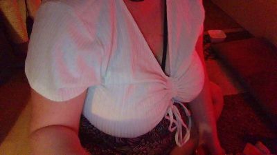 Raverina live cam on Cam4